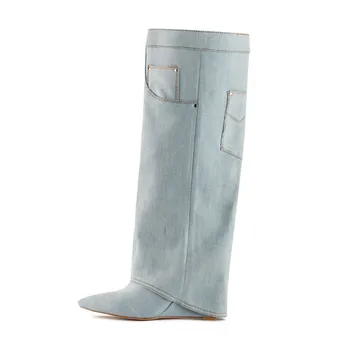Arden Furtado / 2023 Весенние женские джинсовые сапоги до колена на танкетке с острым носком, модные сапоги без застежки на высоком каблуке Revers