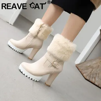 REAVE CAT/ Зимние женские ботинки с круглым носком на блочном каблуке 10 см, платформа 2 см, застежка-молния, пряжки для ремня, Большие размеры 41, 42, 43, милые женские пинетки