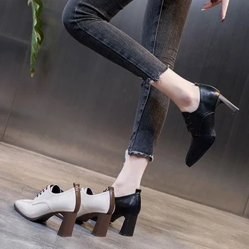 Лаконичная женская обувь на высоком каблуке с глубоким вырезом, Новая кожаная обувь с квадратным носком в стиле ретро, женские тонкие туфли на толстом каблуке, повседневные кружевные носки